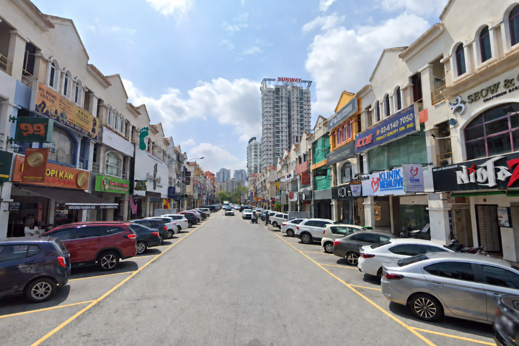 Shopfronts and street in Kota Damansara